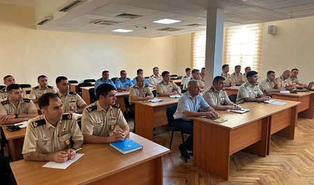 В Баку проходит курс Мобильной тренинговой группы Командования Сухопутных войск НАТО
