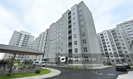 В Баку за обман знакомых с квартирой в MİDA осудили водителя такси