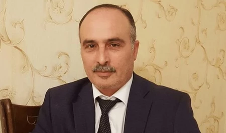 Прокурор огласил обвинение главреду Hürriyyət Вугару Мамедову, задержанному СГБ