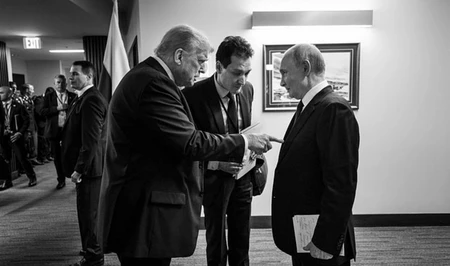 Случайный кадр: фотограф Белого дома запечатлел рукописные заметки Путина