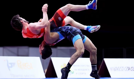 Азербайджанские борцы вышли в финал молодежного чемпионата мира