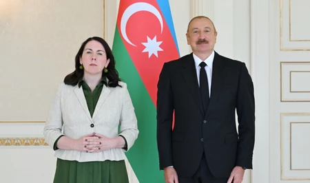Президент Ильхам Алиев принял верительные грамоты новоназначенного посла Ирландии в нашей стране