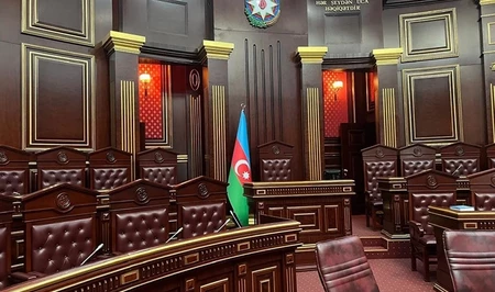 Суд продлил арест экс-чиновника Исполнительной власти Гарадагского района