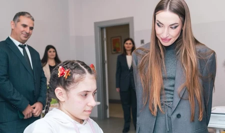 Алёна Алиева поделилась публикацией о посещении Центра аутизма