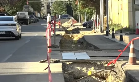 Жители Баку недовольны затянувшимся ремонтом на улице Шамси Рагимова