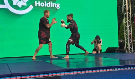 Звезды UFC провели открытую тренировку на Бакинском бульваре