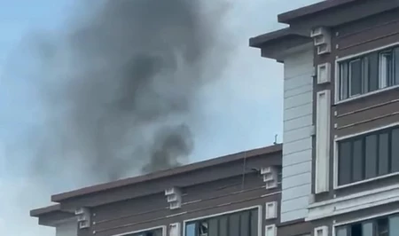 МЧС разъяснило ситуацию с возгоранием в жилом здании в Баку