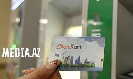 Банк пояснил ситуацию со списанием и возвратом средств за QR-билеты BakıKart