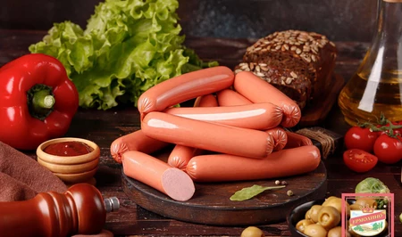 Сальмонелла в сосисках для детей: опасную продукцию выявили в лагере в России