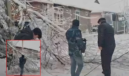 Снегопад вызвал перебои с электроэнергией в Джалилабадском и Билясуварском районах