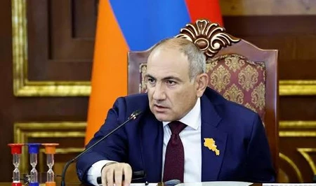 «Армения сидит на одном»: Пашинян ответил на вопрос российского журналиста о «двух стульях»