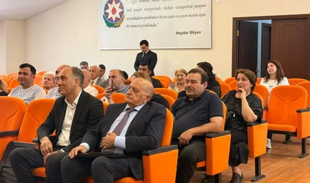 Жителей Ханкенди проинформировали о социальных выплатах и минной опасности