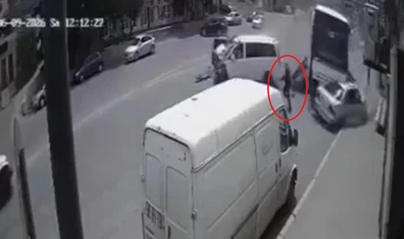 Смерть была в нескольких сантиметрах: пешеход чудом спасся во время ДТП в Баку
