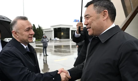 Президент Кыргызстана прибыл с визитом в Азербайджан