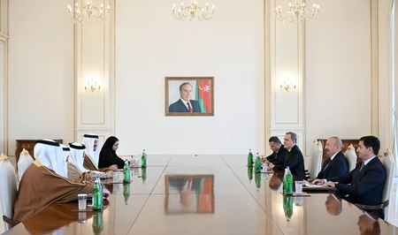 Президент Азербайджана принял министра иностранных дел Бахрейна