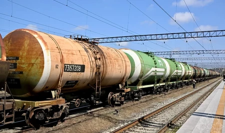Новый состав с топливом и удобрениями направился из Азербайджана в Армению