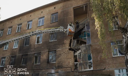 Дроны ударили по Киеву и Одессе: повреждены жилые дома, школа и объекты инфраструктуры