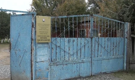 Пять суток ареста за протест: в Кюрдамире разбираются в конфликте родителя со школой