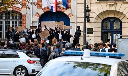 Во Франции на фоне протестов школьников закрыли почти 200 учебных заведений