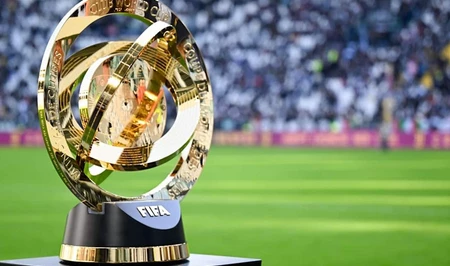 Полуфинал чемпионата мира по футболу начнут с минуты молчания