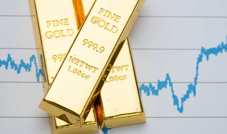 Фьючерс на золото на бирже Comex упал ниже 5 100 долларов за унцию
