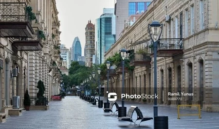 Почему магазины в центре Баку остаются без арендаторов