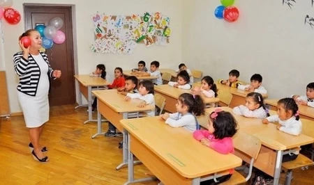 Подготовка к школе: в Баку стартовали занятия для детей пятилетнего возраста