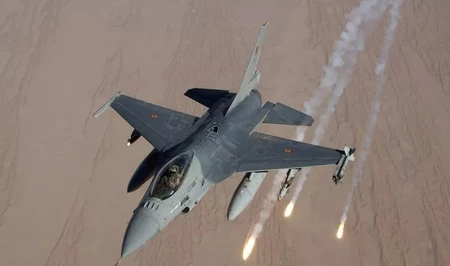 Греция направляет к Кипру фрегаты и истребители F-16 на фоне атак дронов по британским базам