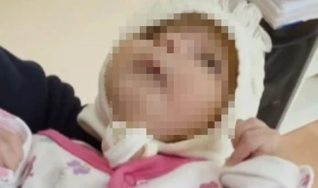 Первого ребенка родила в 14 лет: в Баку мать шестерых детей с младенцем разместили в приюте