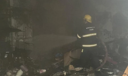 Взрыв в цветочном магазине Баку: пожарные предотвратили распространение огня на квартиры
