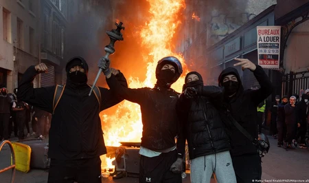 Во Франции после беспорядков задержали почти 1 тыс. человек