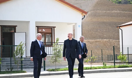 Президент принял участие в открытии села Бейлик Лачынского района