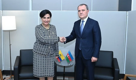 Азербайджан и Эквадор подписали протокол о межмидовских политконсультациях