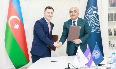 Бакинская фондовая биржа и UNEC подписали меморандум о сотрудничестве