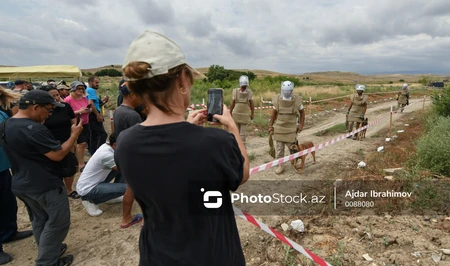Международные путешественники пронаблюдали за процессом разминирования в Физули