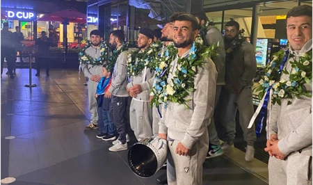 В Баку встретили триумфаторов чемпионата Европы по борьбе