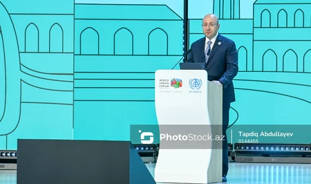 Анар Гулиев поблагодарил участников и организаторов WUF13 на церемонии закрытия форума