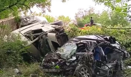 Дорожная полиция Азербайджана напомнила об ответственности водителей после ДТП с четырьмя погибшими