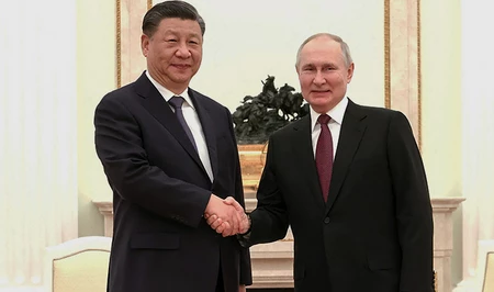 Bloomberg: Си Цзиньпин впервые призвал Путина к справедливой мирной сделке по Украине