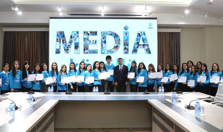 В MEDİA состоялась встреча с выпускниками и участниками волонтерской программы