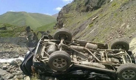 В Кяльбаджаре «Нива» сорвалась с высоты и упала в реку