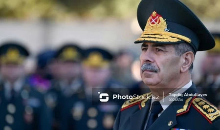 Министр обороны поздравил личный состав азербайджанской армии с Днем Вооруженных сил