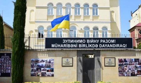 В посольстве Украины в Баку открыта книга соболезнований в память о жертвах атаки РФ
