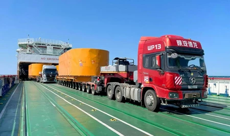 В Баку прибыл подводный кабель для Транскаспийской линии