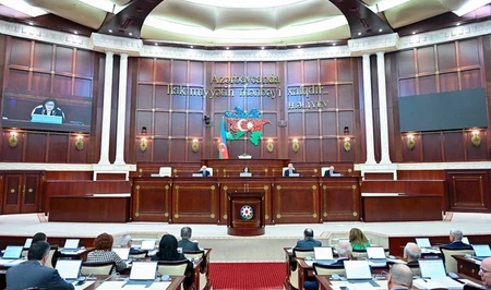 Милли Меджлис рассматривает поправки в правила строительства объектов на земельных участках
