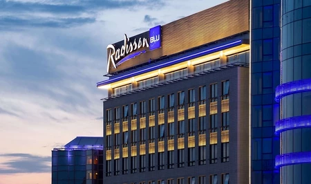 400 человек спасены из горящего отеля Radisson Blu в центре Москвы РФ