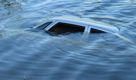 В Хачмазском районе автомобиль упал в озеро: водитель погиб