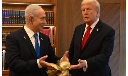 Золотой голубь мира: Нетаньяху вручил Трампу символический дар за посредничество в конфликте