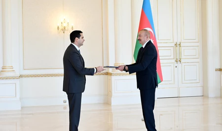 Президент Ильхам Алиев принял верительные грамоты новоназначенного посла Словакии