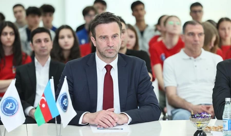 Президент Европейской конфедерации волейбола встретился с членами сборных Азербайджана